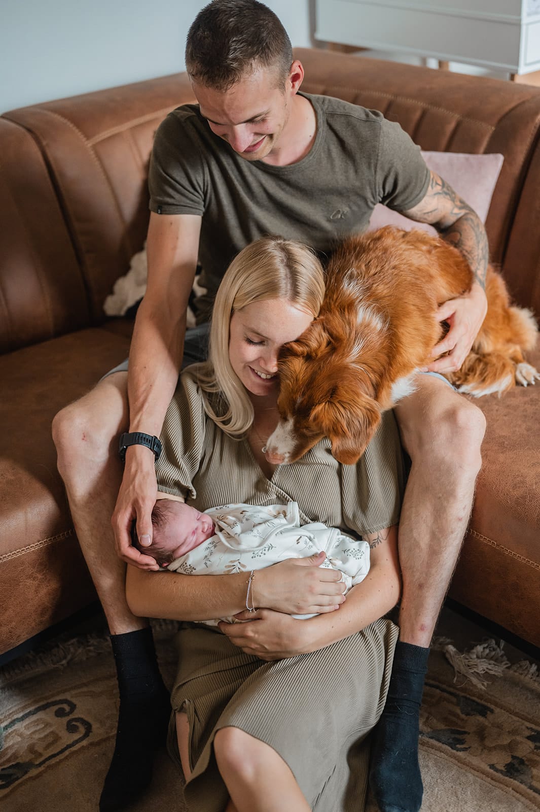 babyfoto's met je hond, babyfotograaf Dendermonde-Lebbeke, mens en hondenfotograaf, newbornfotograaf, babyfotograaf, newbornfotograaf wetteren gent